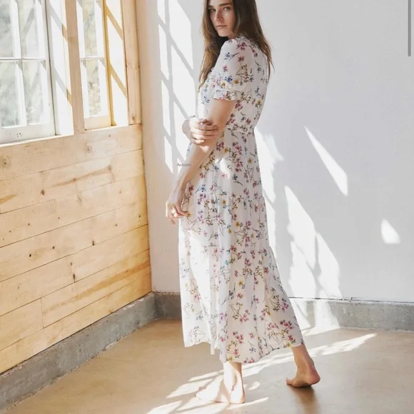 Christy Dawn Elle Dress in Alabaster Garden Silk Size Medium - Picture 2 of 8